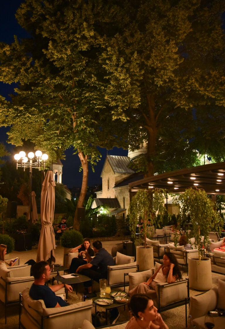 Qarvasla Hotel — eat & drink