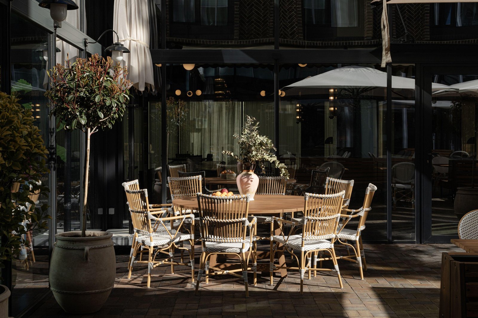 Artizan Design Hotel — eat & drink