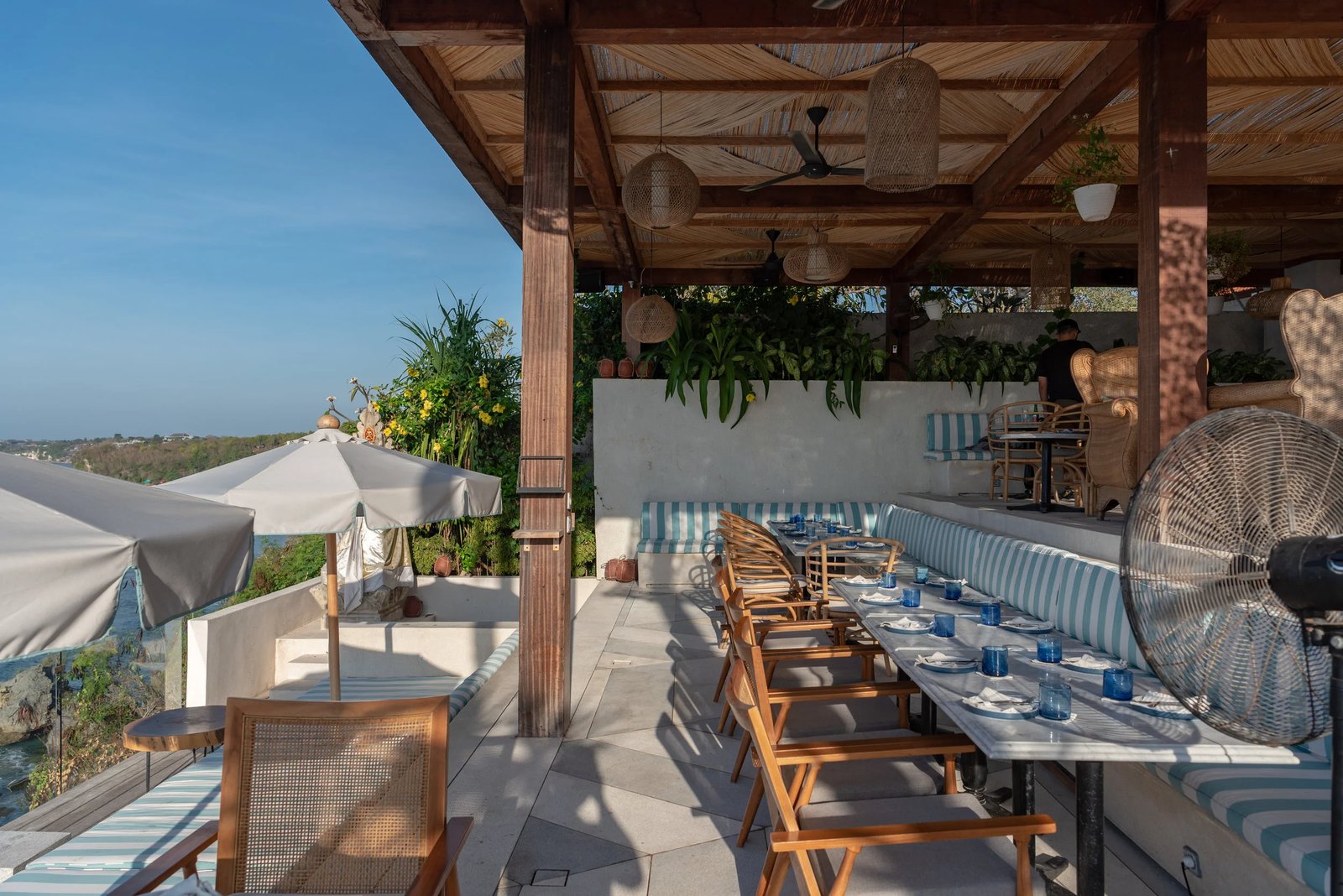 Ulu Cliffhouse Hotel — eat & drink