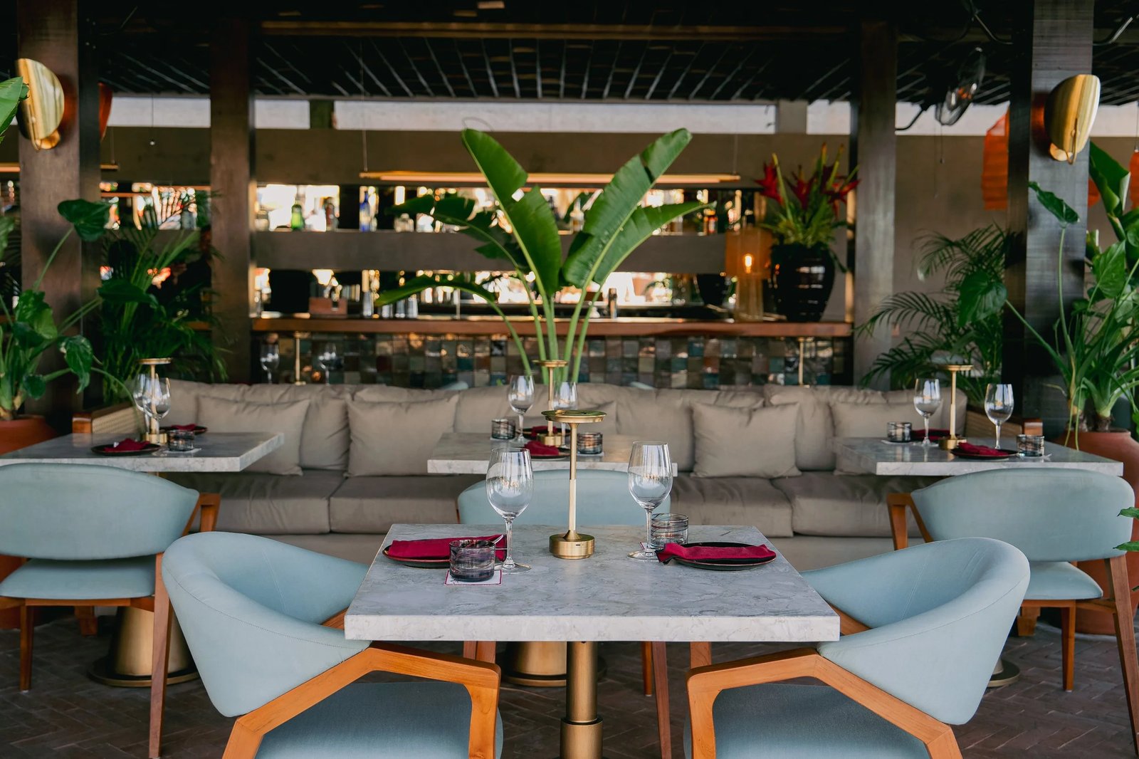 Ulu Cliffhouse Hotel — eat & drink