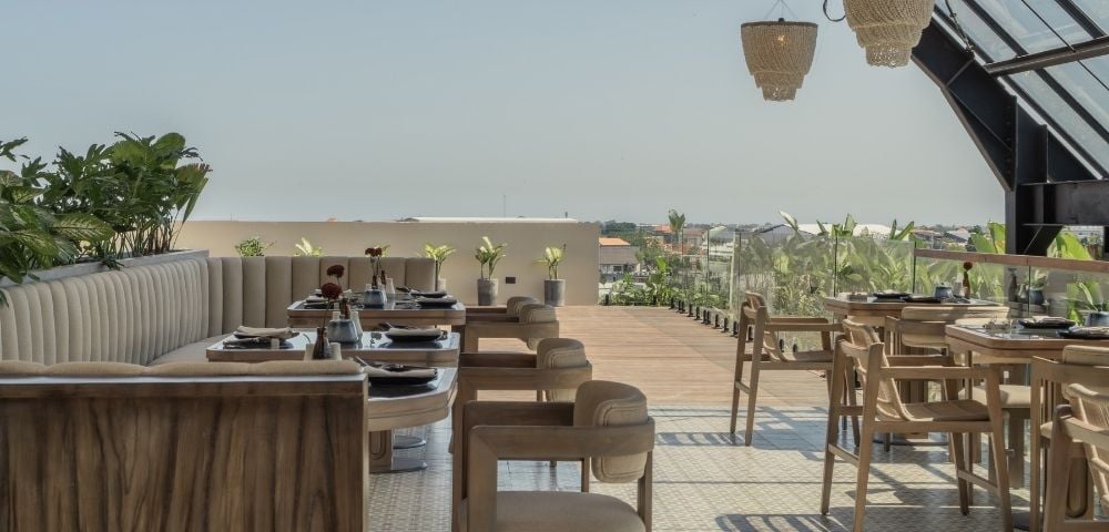 La Mewali Resort, at the table