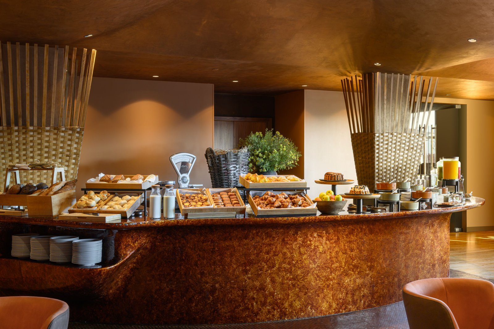 Forte de Gaia, Autograph Collection, at the table