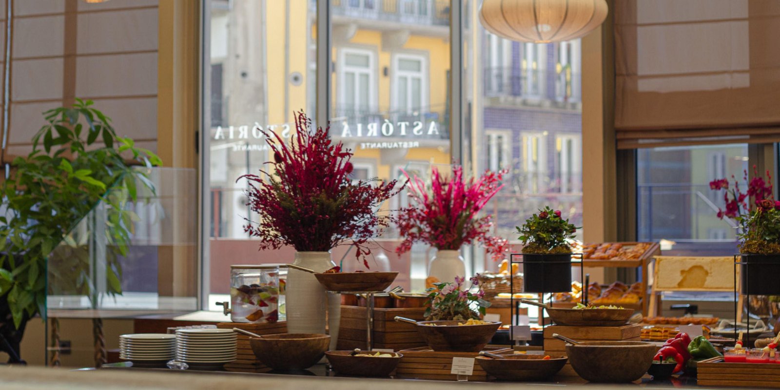 InterContinental Porto - Palacio Das Cardosas Hotel — eat & drink