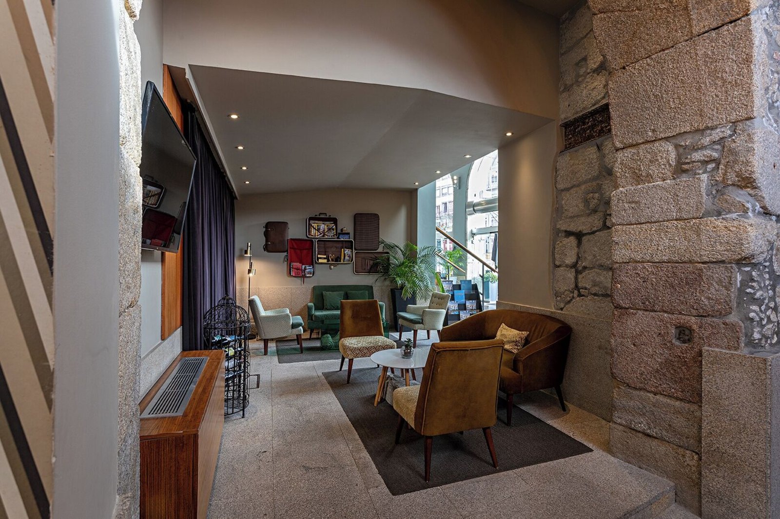 Pestana Vintage Porto — vibe