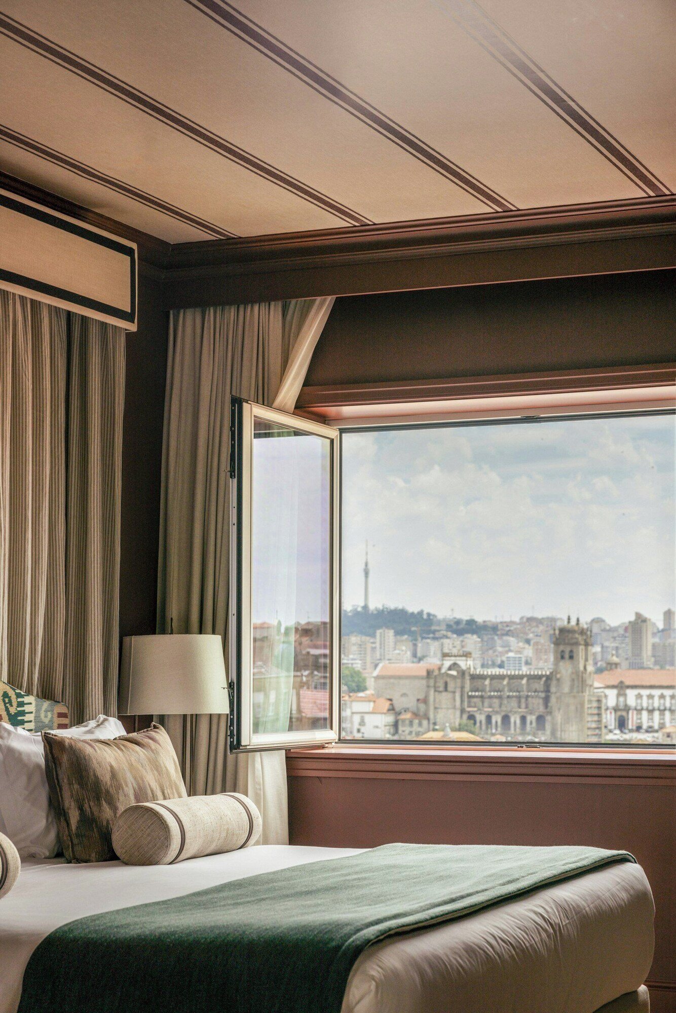 Infante Sagres Porto — rooms