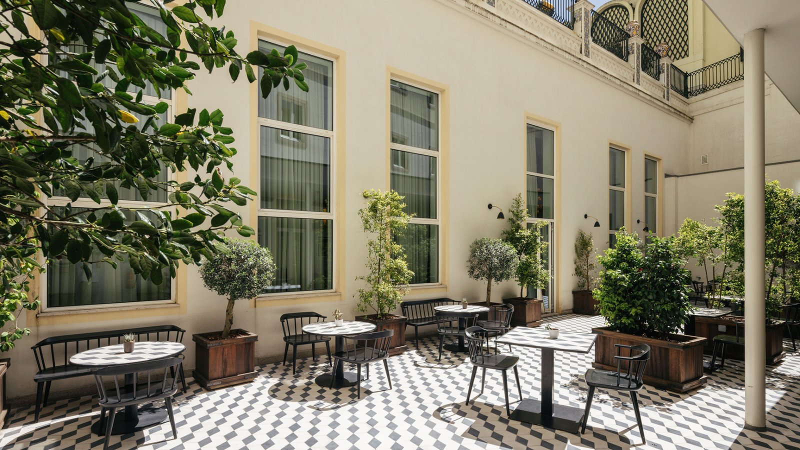Infante Sagres Porto, scarlett wine & food