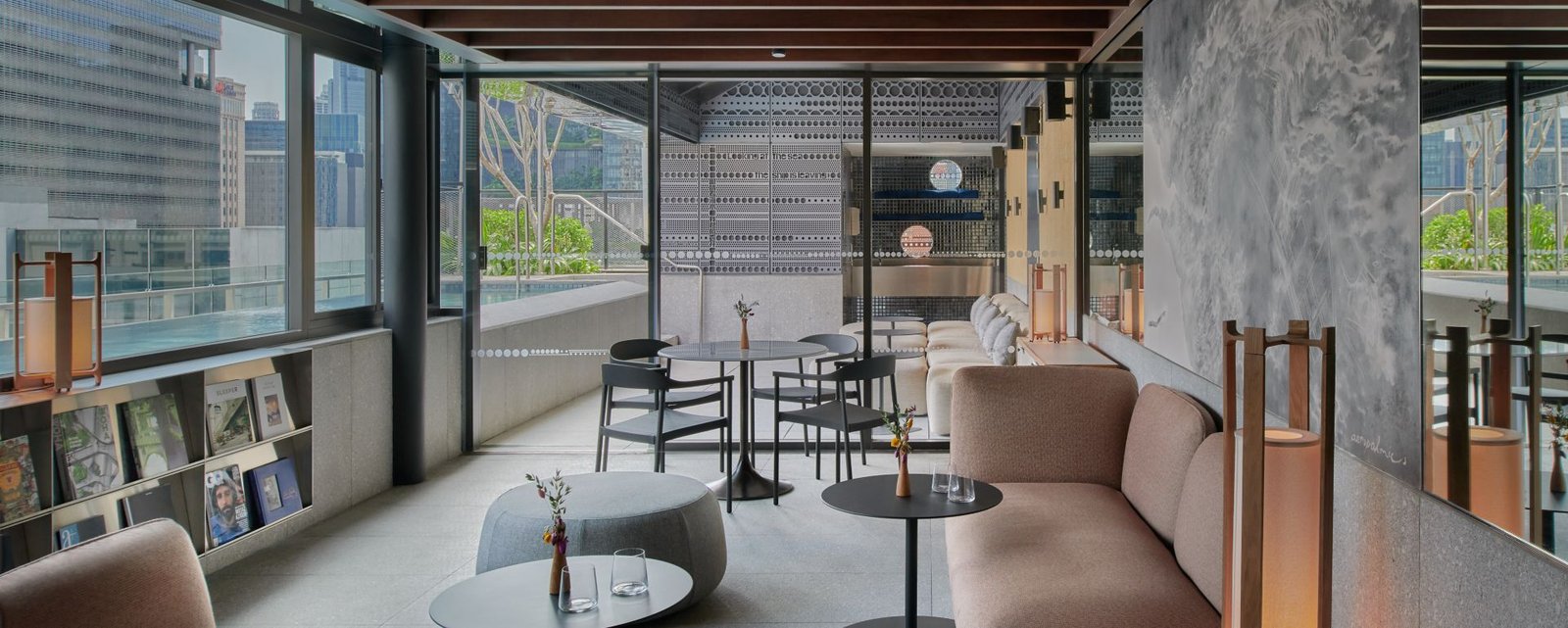 21 Carpenter Street Hotel — vibe
