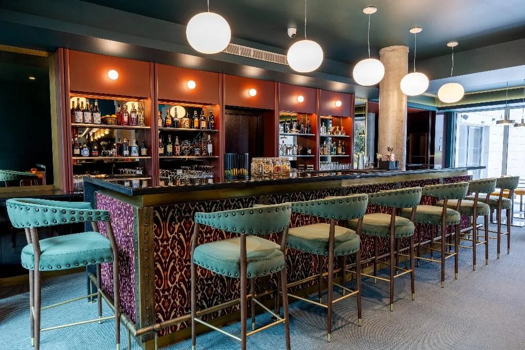 Cénica Porto Hotel, Curio Collection by Hilton — eat & drink