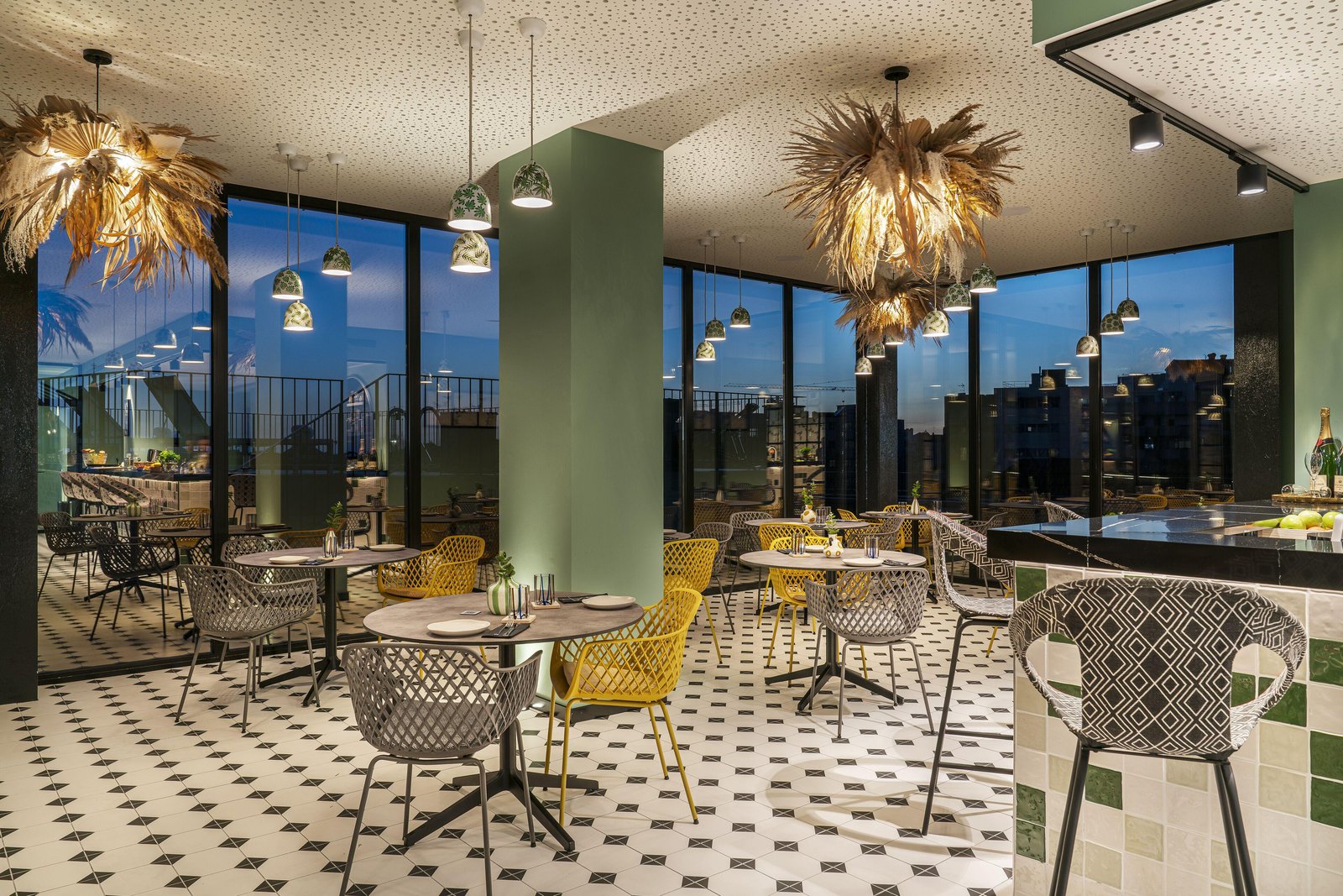 Hotel Vincci Bonjardim — eat & drink
