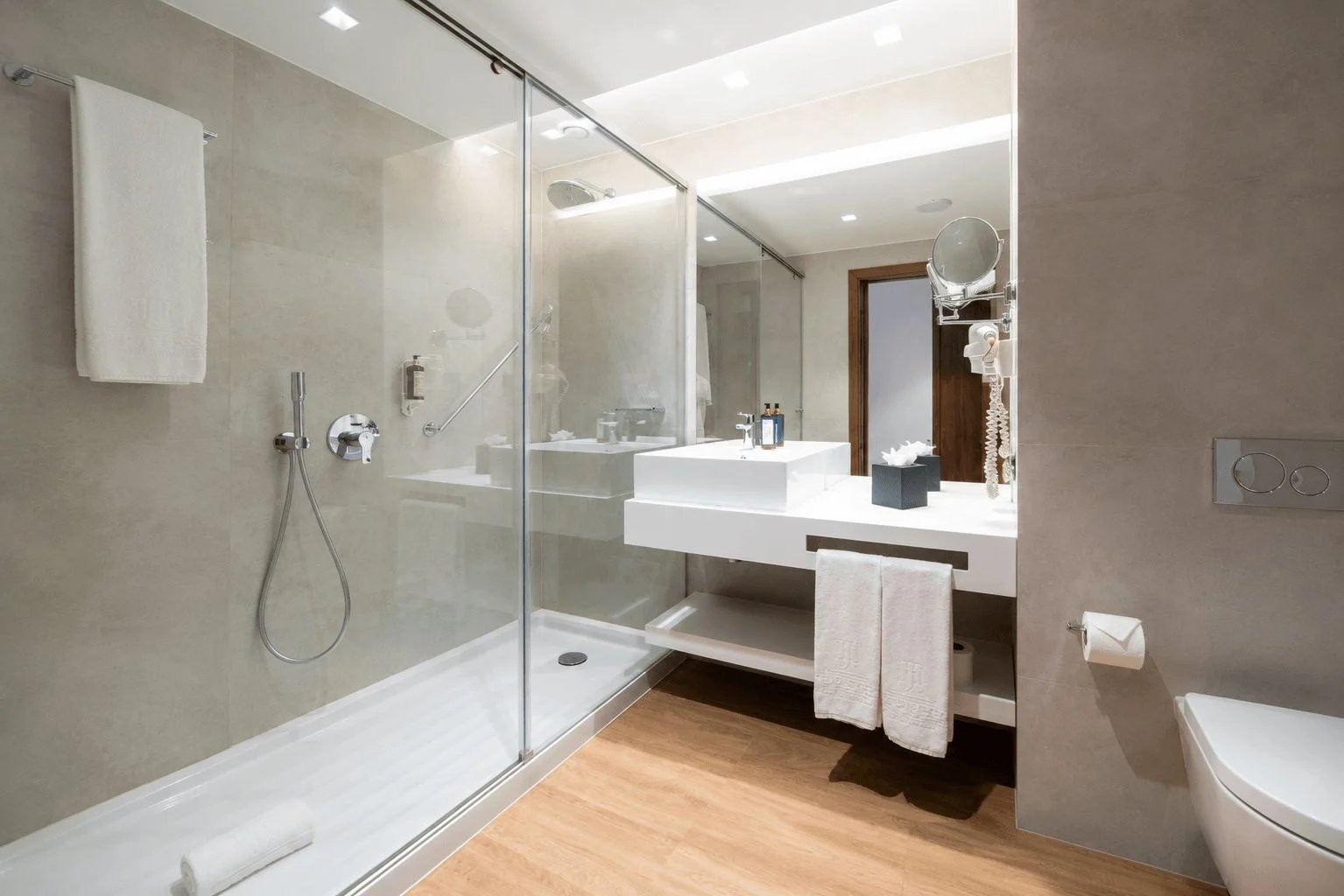 Jupiter Porto Hotel — rooms