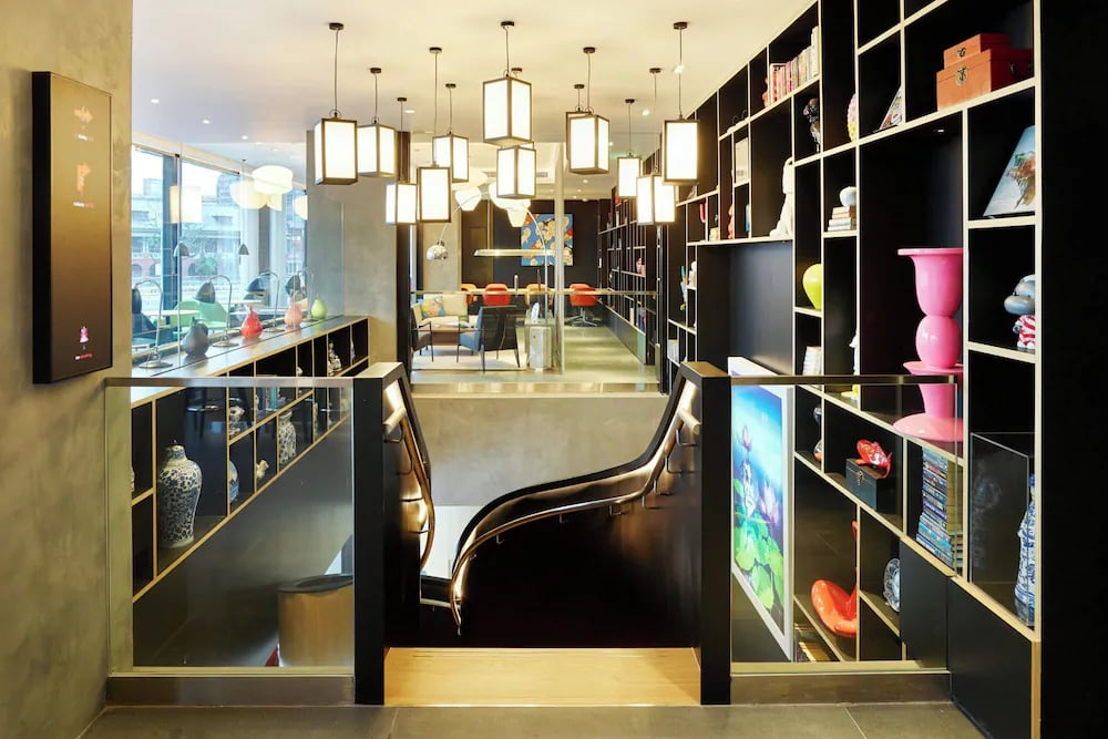 citizenM Taipei North Gate — vibe