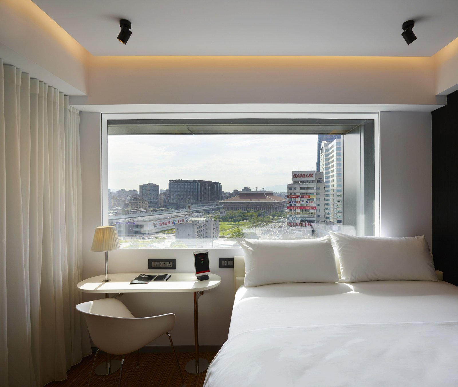 citizenM Taipei North Gate — rooms