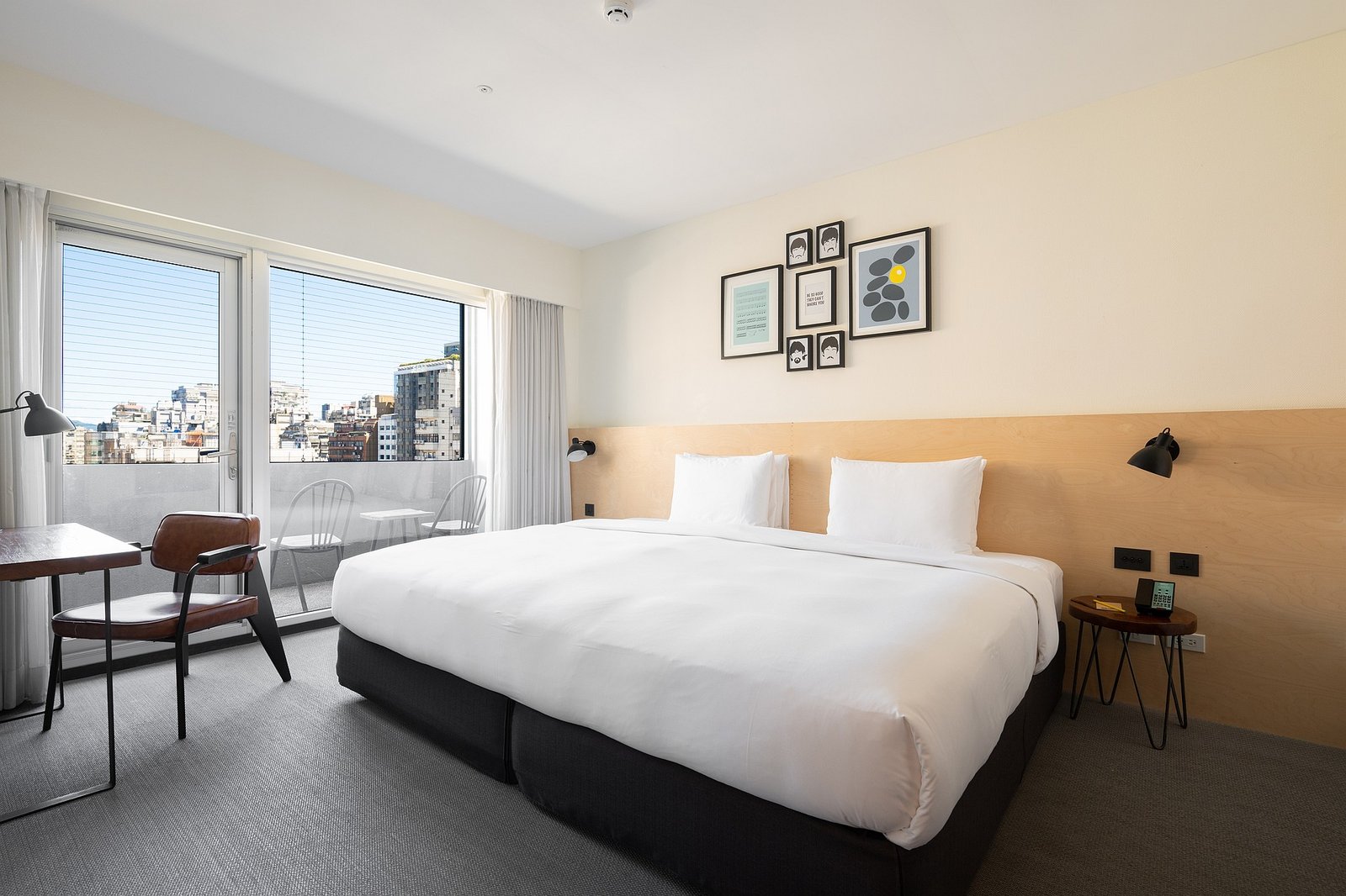 Amba Taipei Zhongshan — rooms