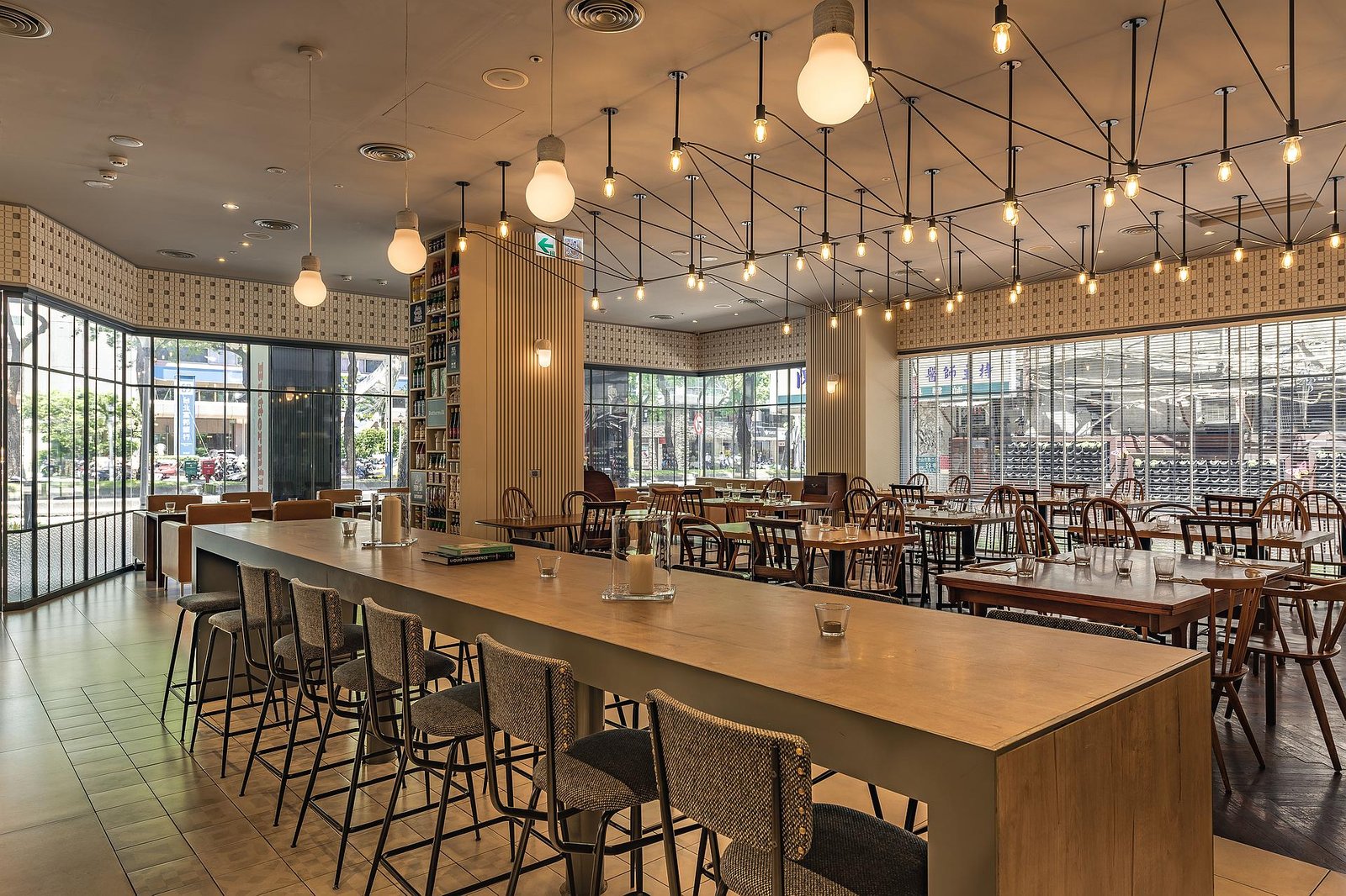 Amba Taipei Zhongshan — eat & drink