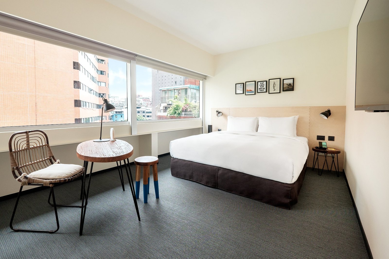 Amba Taipei Zhongshan — rooms