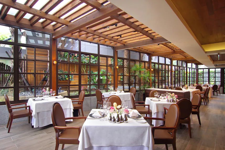 Taipei Garden Hotel — eat & drink