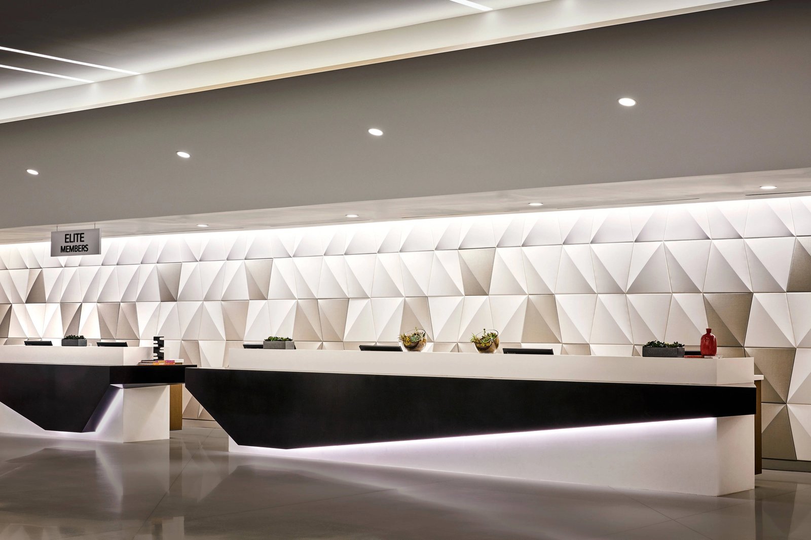 San Francisco Marriott Marquis — vibe