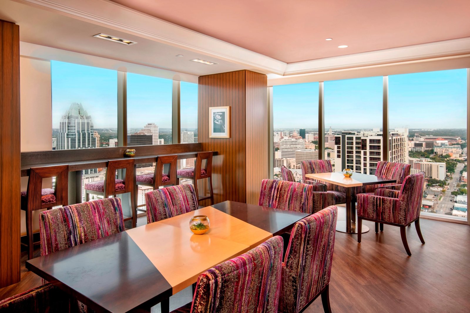Fairmont Austin, garrison