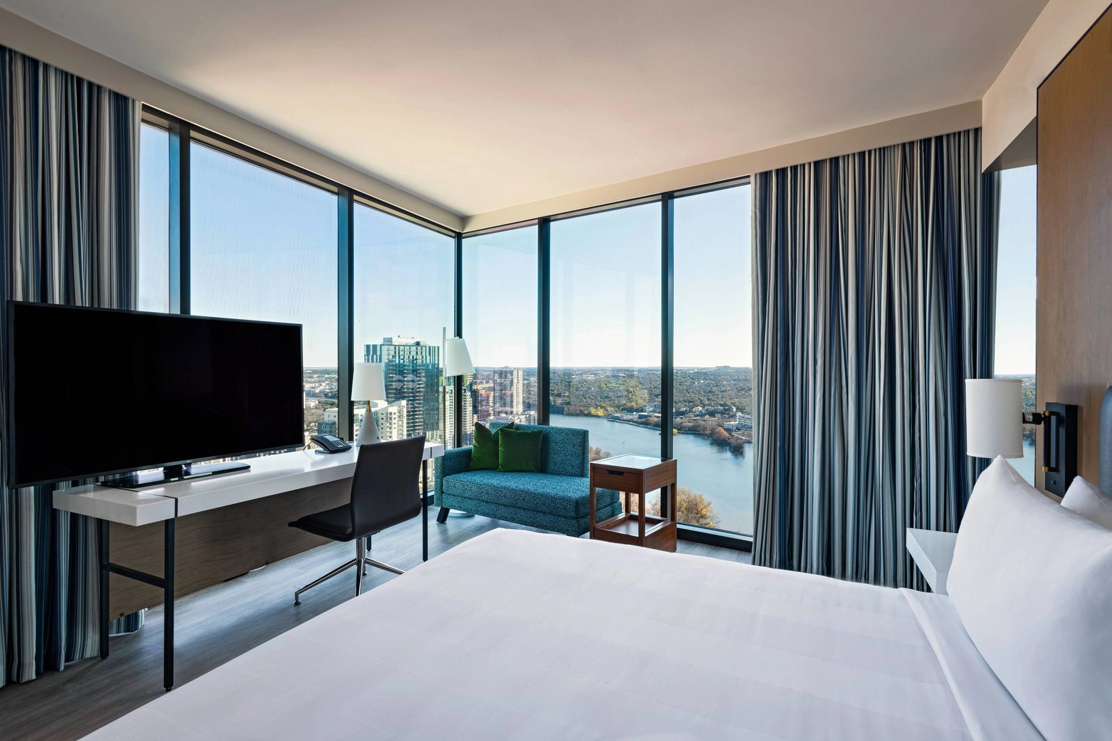 Austin Marriott Downtown — rooms