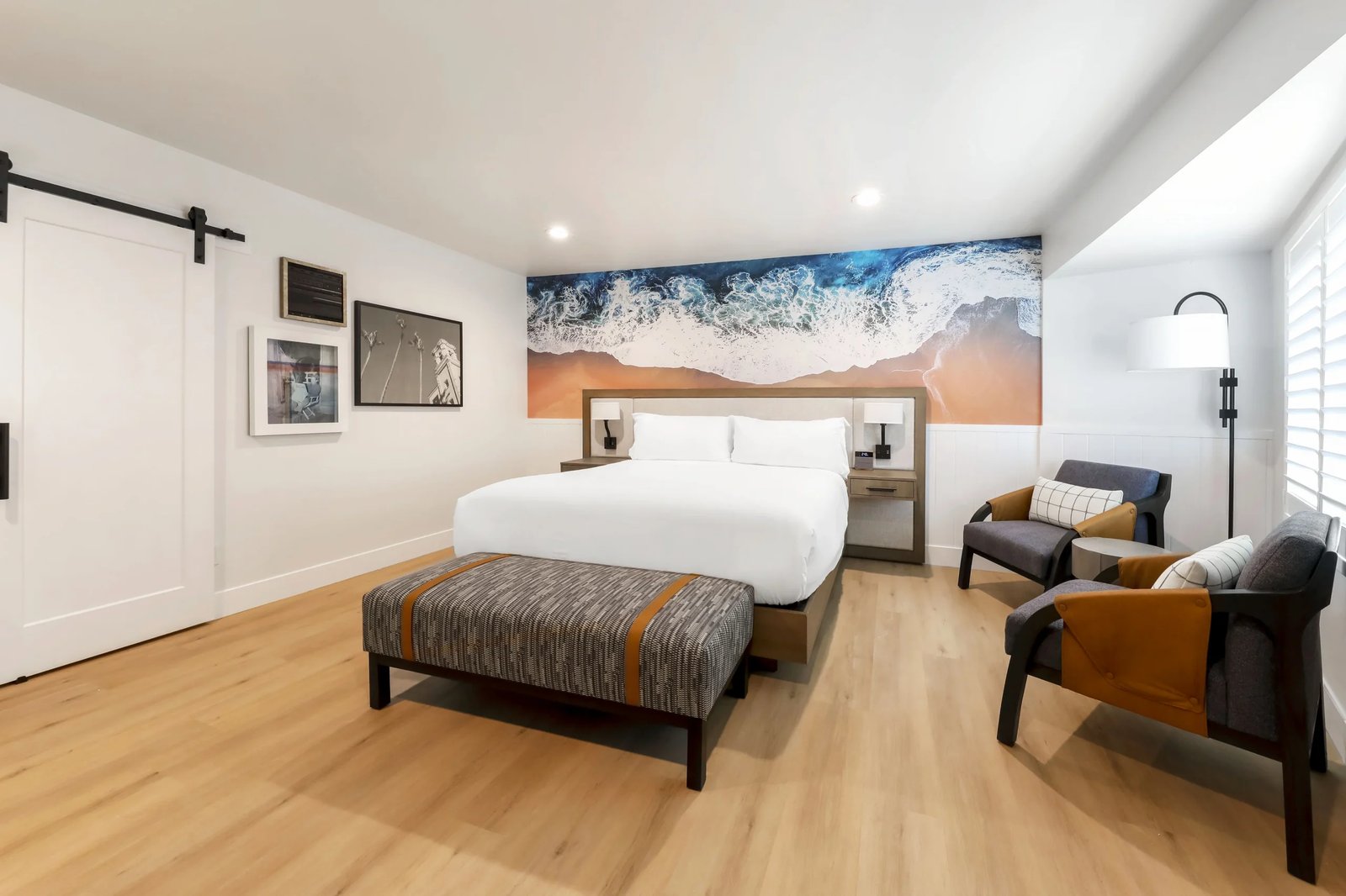 Del Mar Beach Hotel — rooms