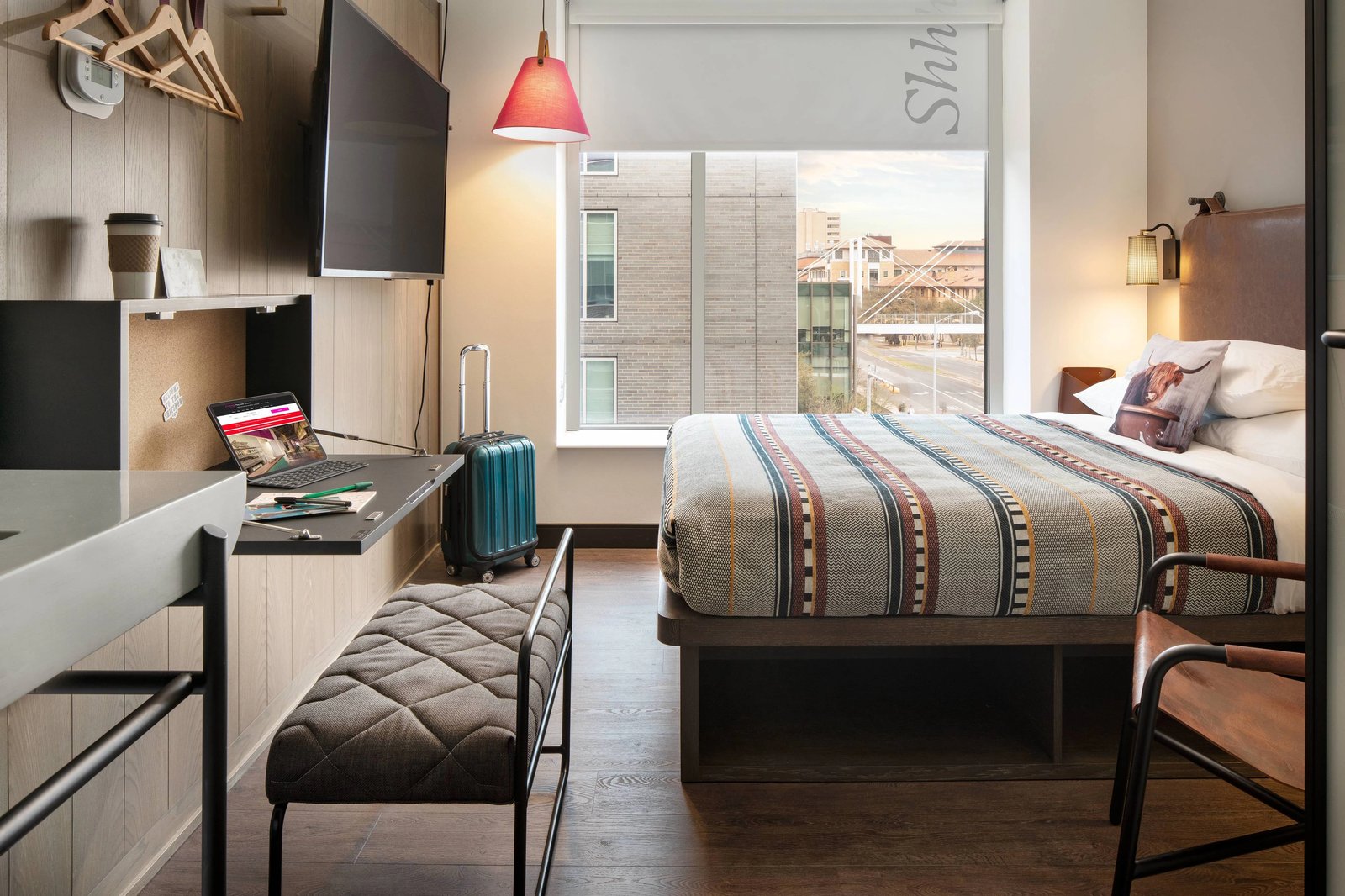 Moxy Austin - University Hotel — rooms