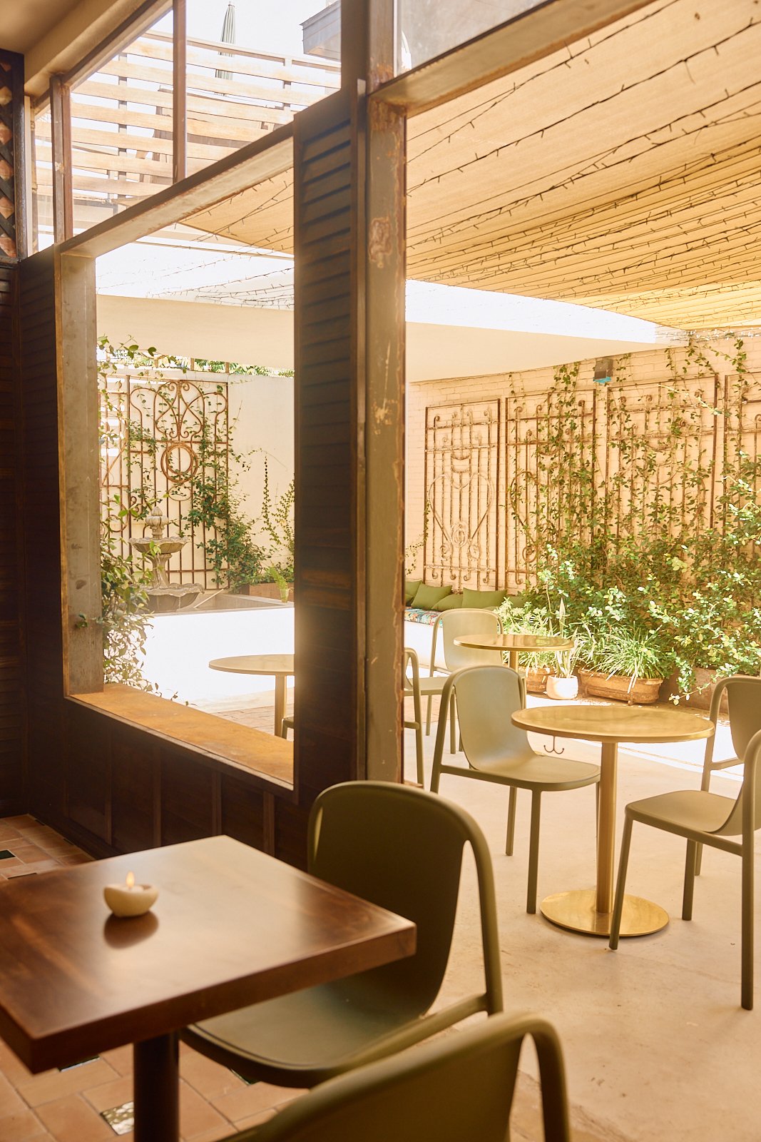 The Frances Modern Inn — vibe