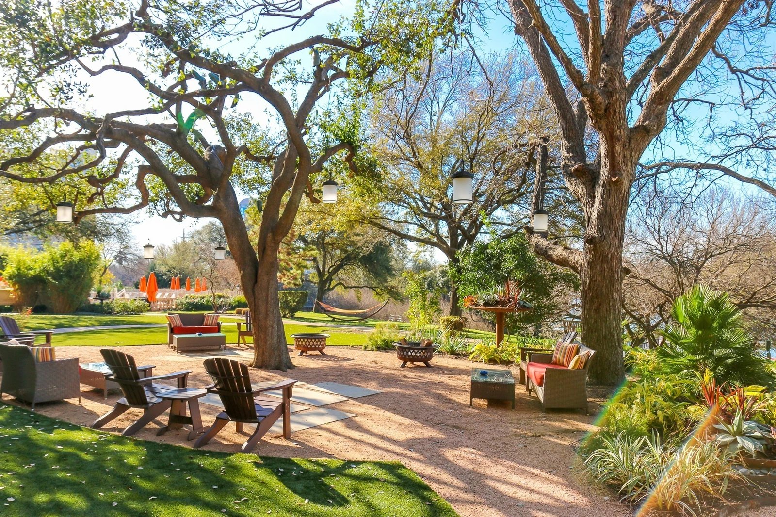 Four Seasons Hotel Austin — vibe