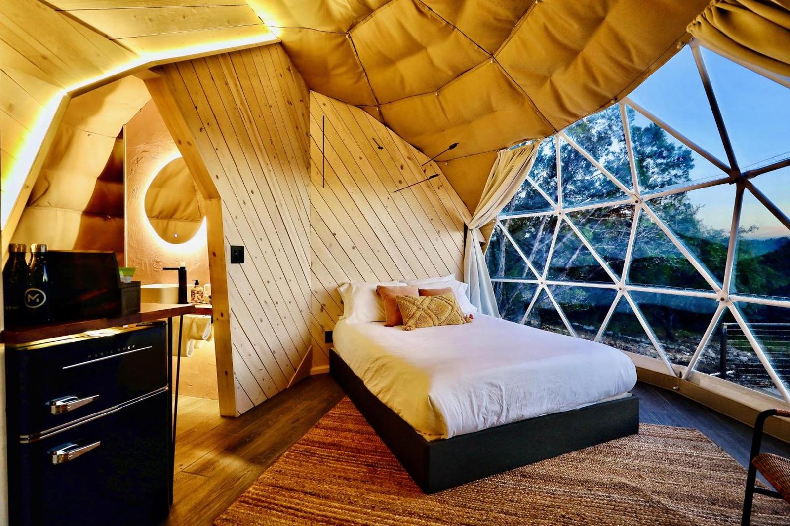 Missing Hotel — rooms