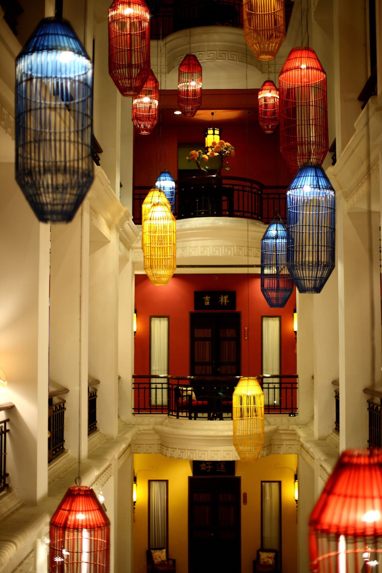 Shanghai Mansion Bangkok — vibe