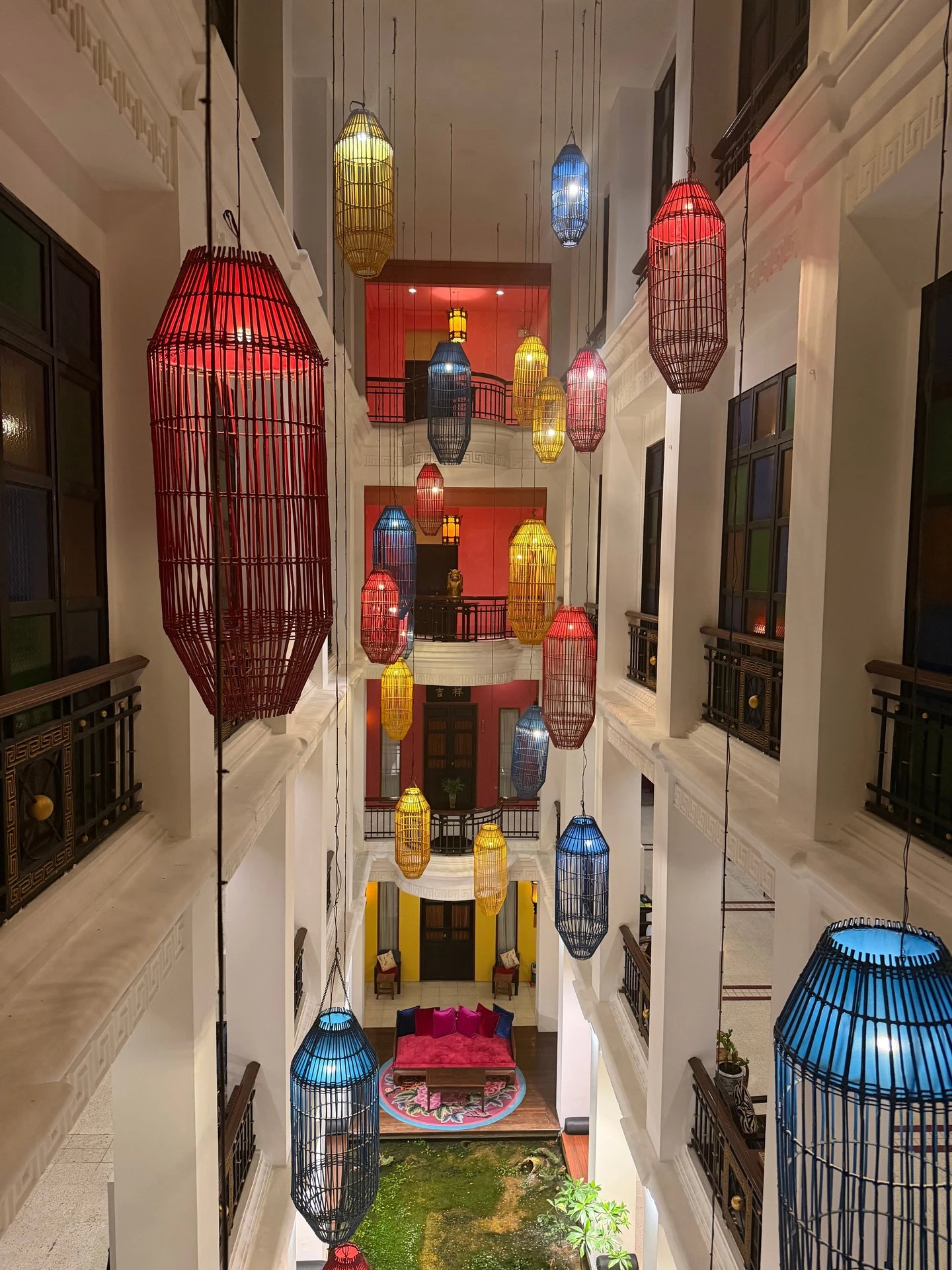 Shanghai Mansion Bangkok — vibe