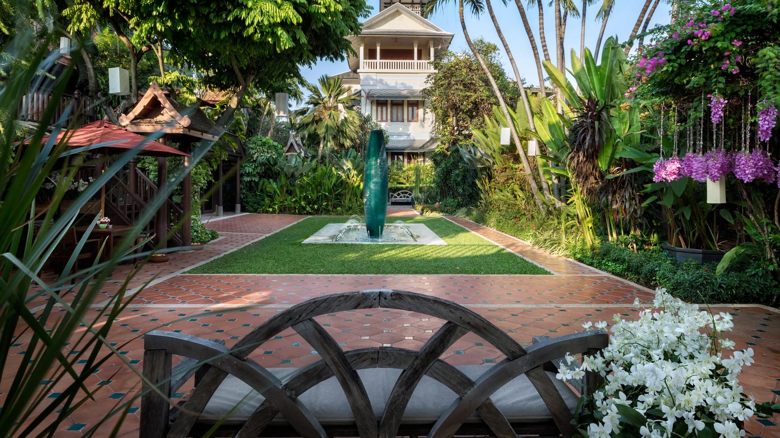 Chakrabongse Villas — vibe
