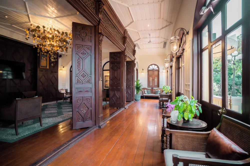 Praya Palazzo Hotel — vibe