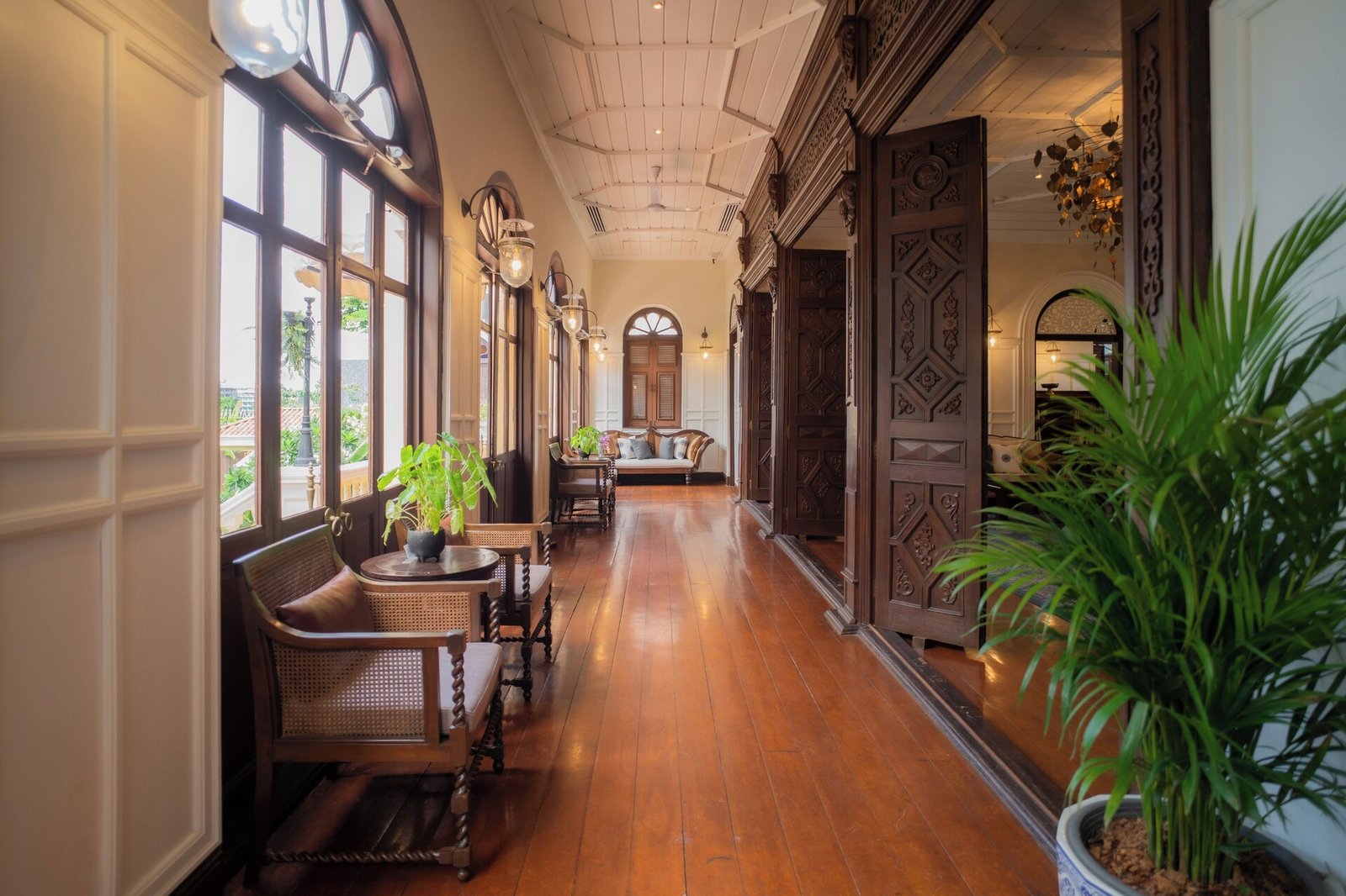 Praya Palazzo Hotel — vibe