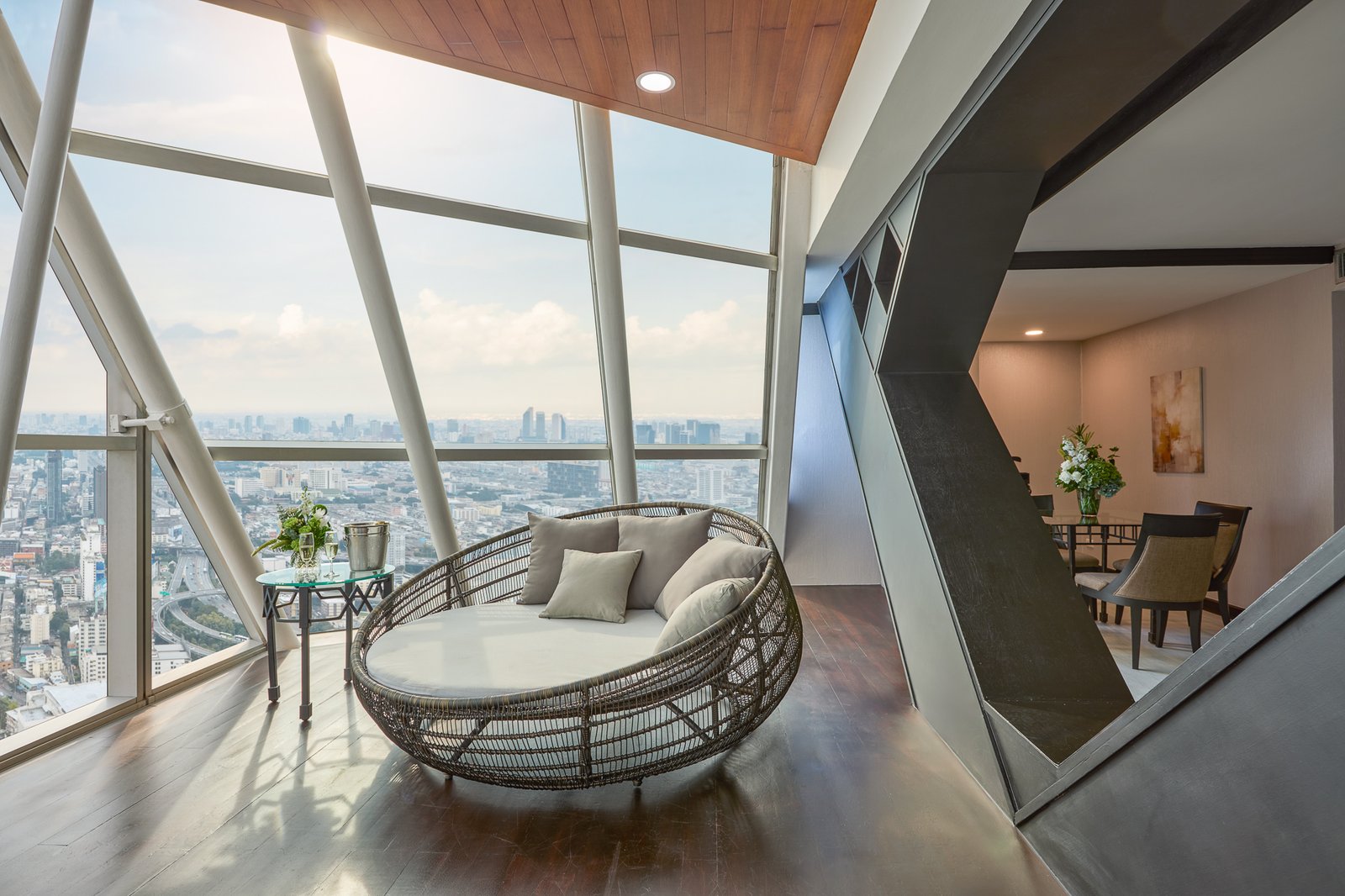 Baiyoke Sky Hotel — vibe