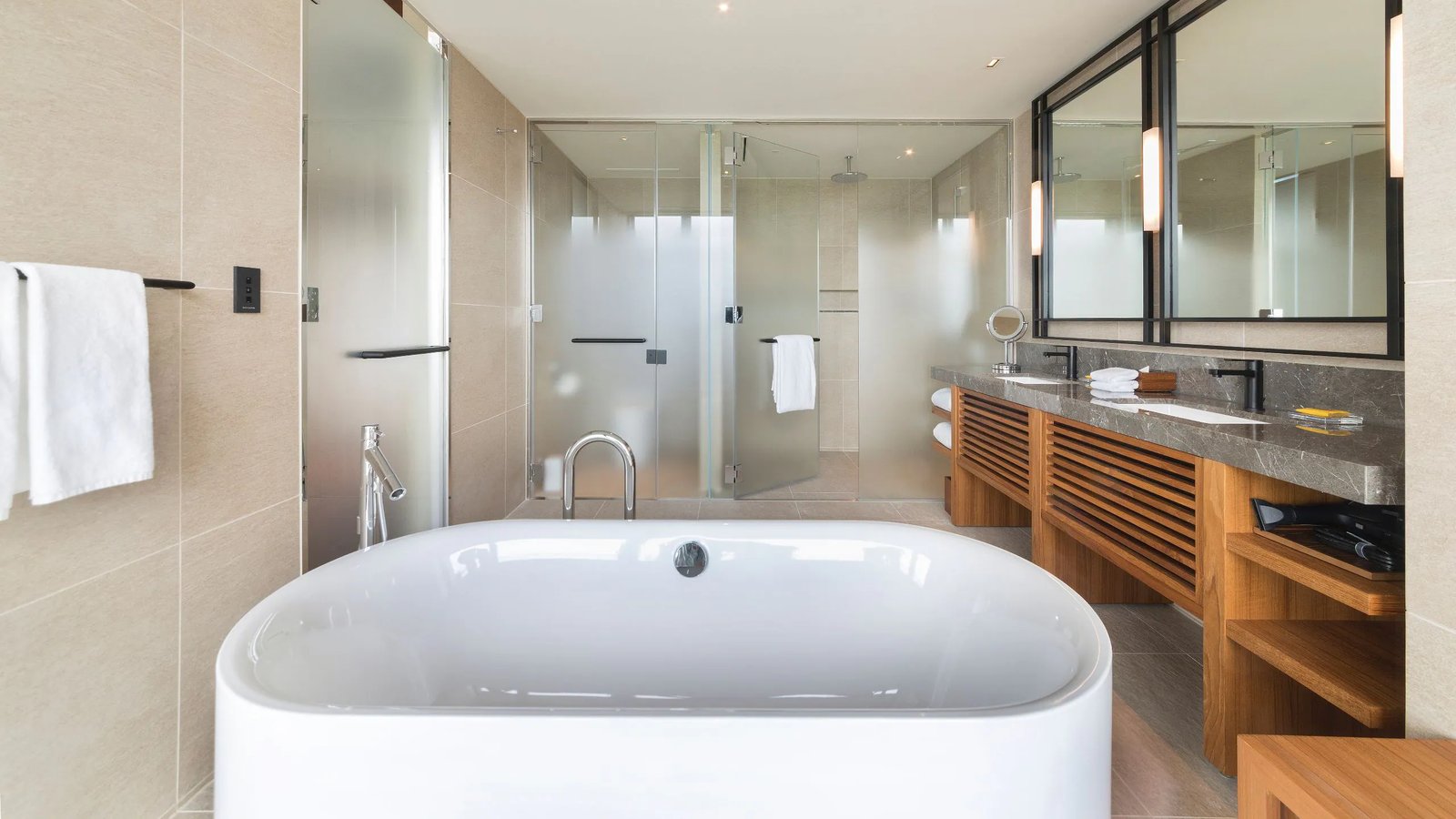 Hyatt Regency Seragaki Island — rooms