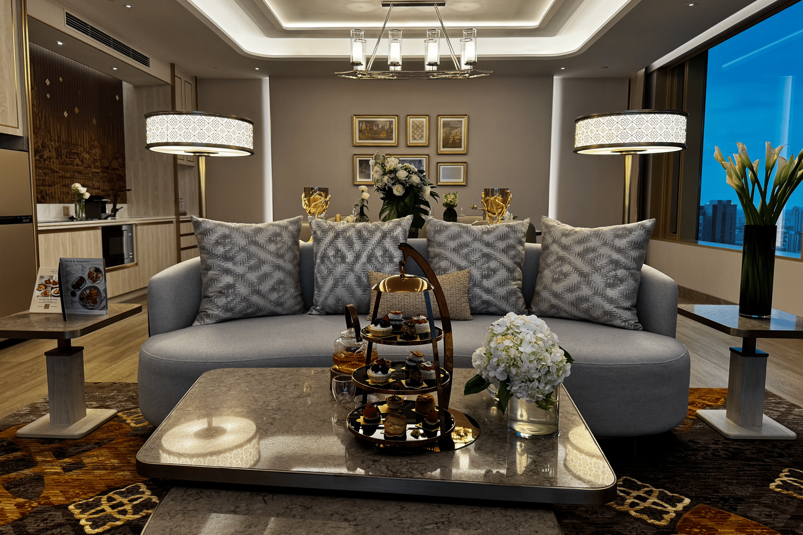 Grande Centre Point Prestige Bangkok — eat & drink