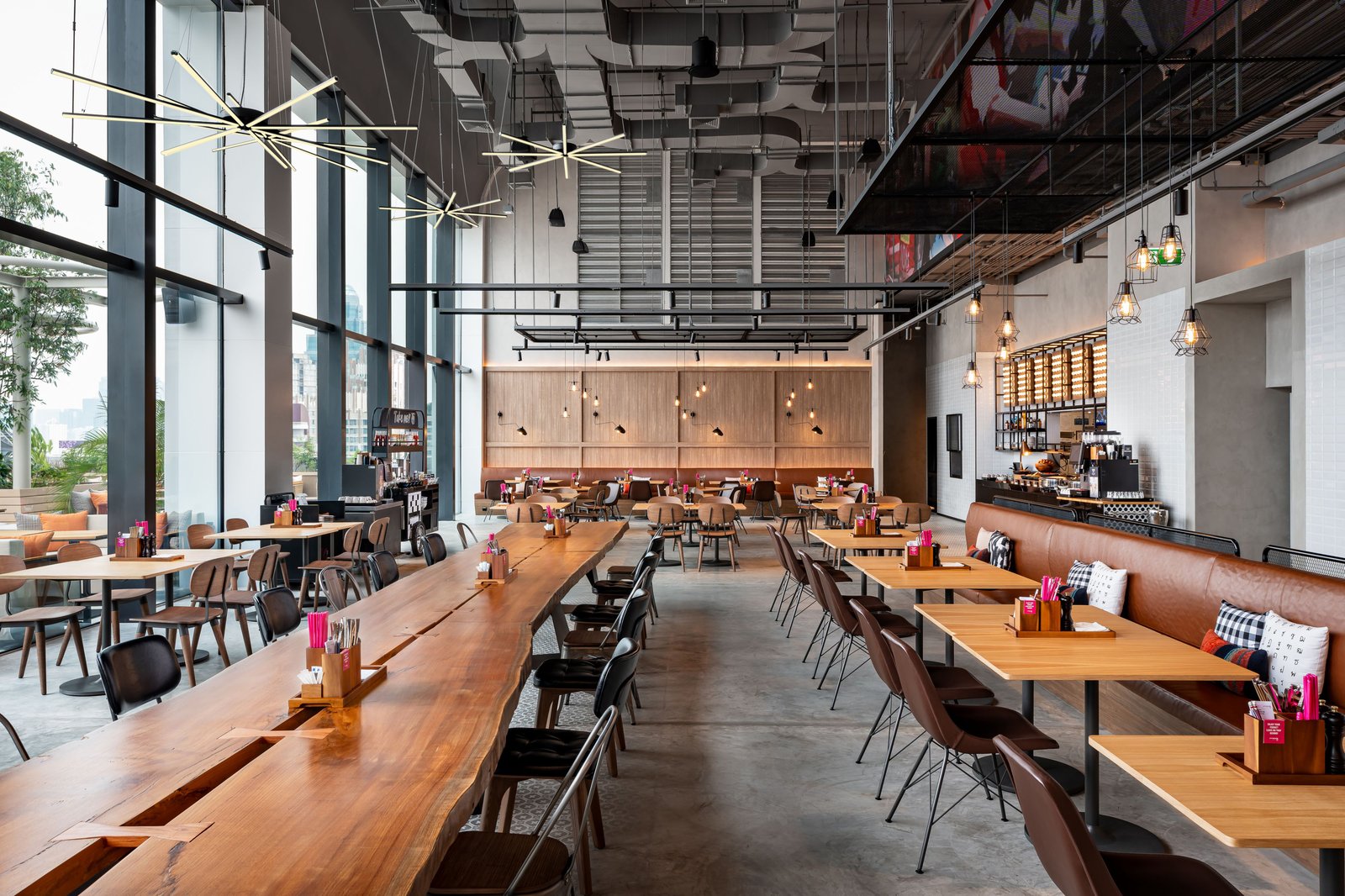 Moxy Bangkok Ratchaprasong — eat & drink