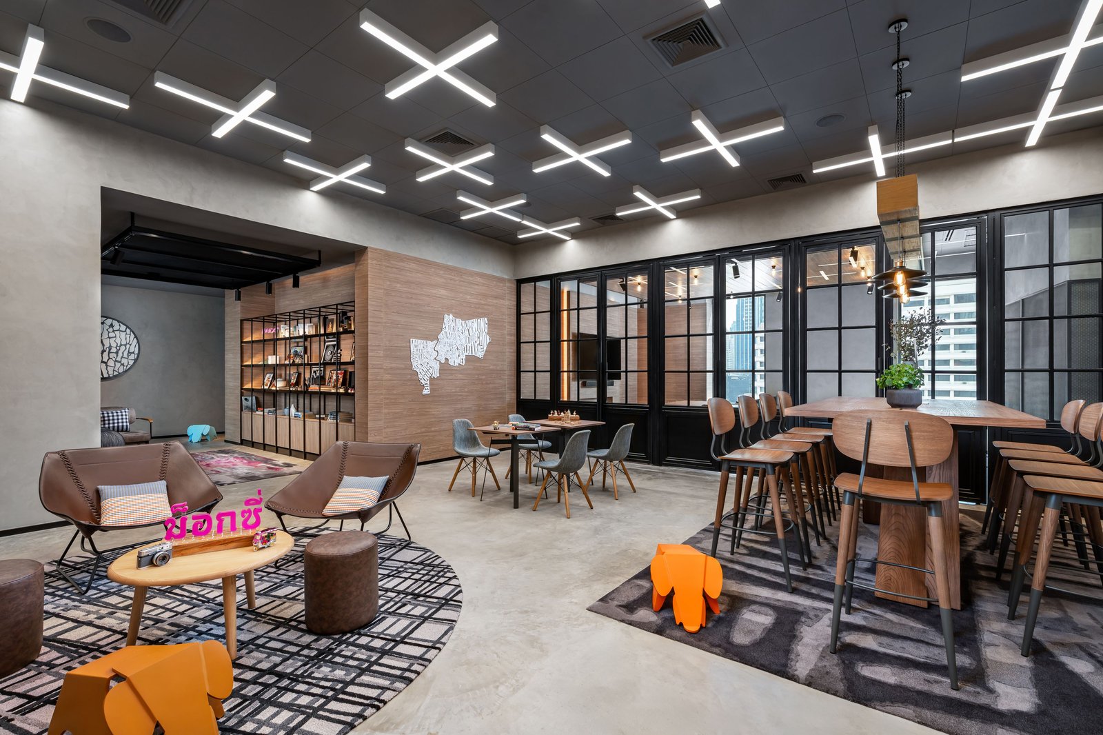 Moxy Bangkok Ratchaprasong — eat & drink
