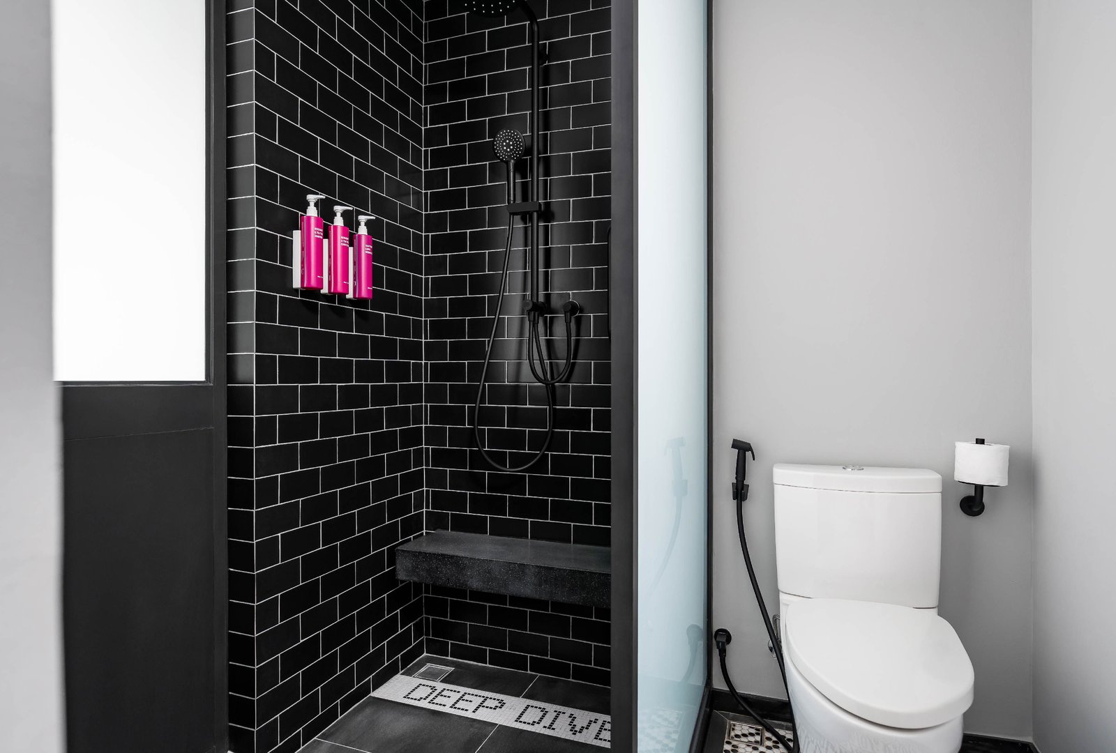 Moxy Bangkok Ratchaprasong — rooms