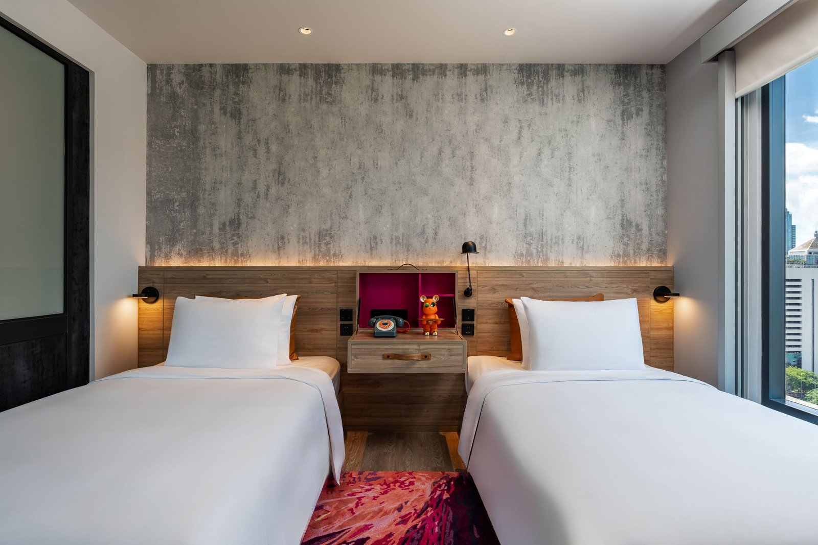 Moxy Bangkok Ratchaprasong — rooms