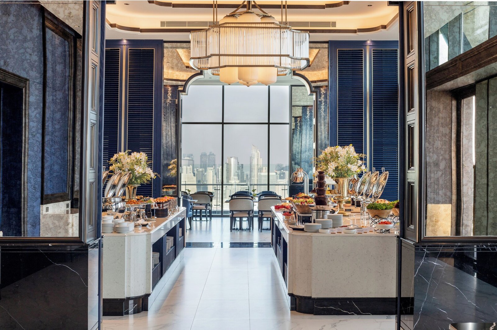Grande Centre Point Lumphini Bangkok — eat & drink