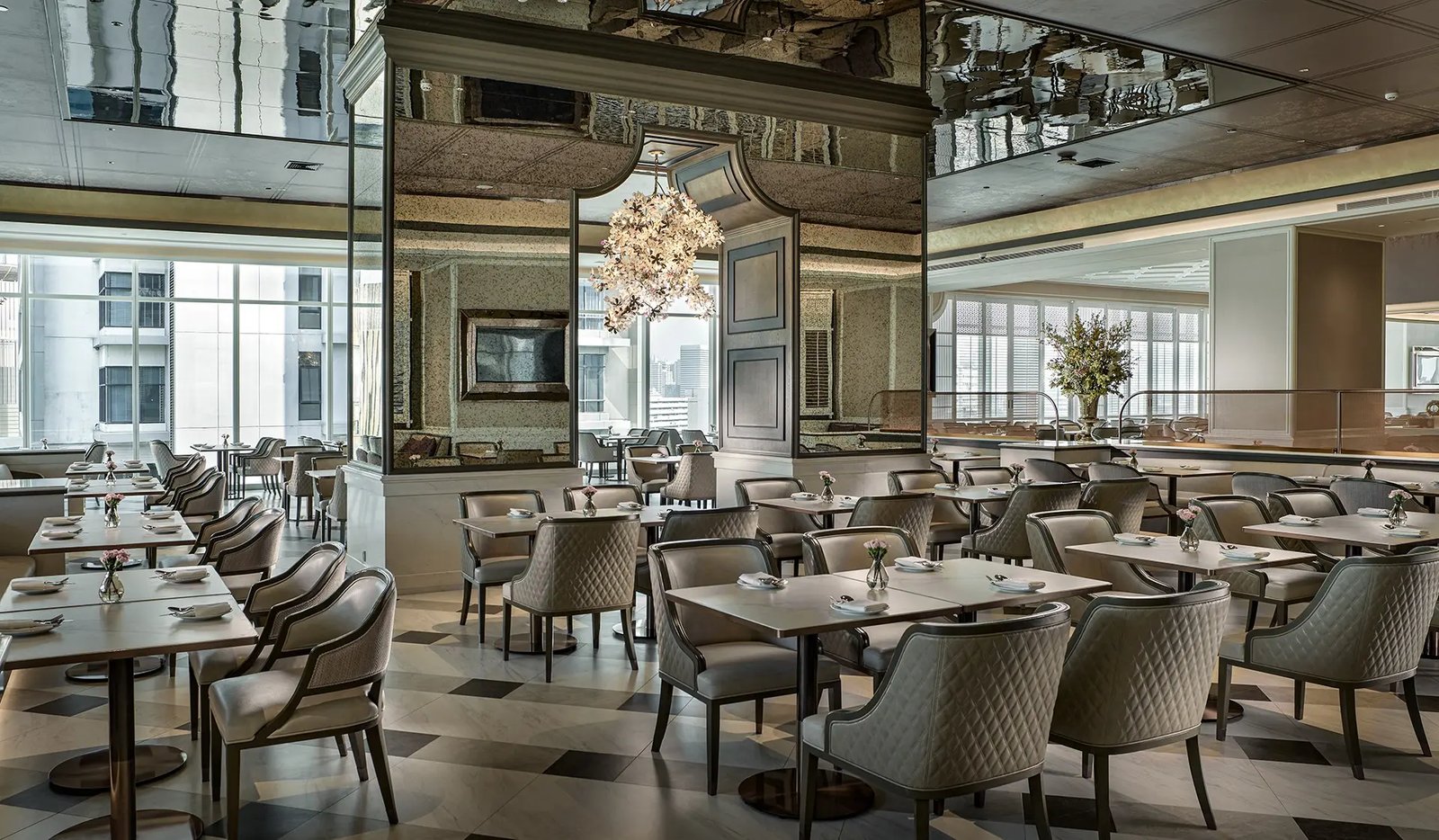 Grande Centre Point Lumphini Bangkok — eat & drink