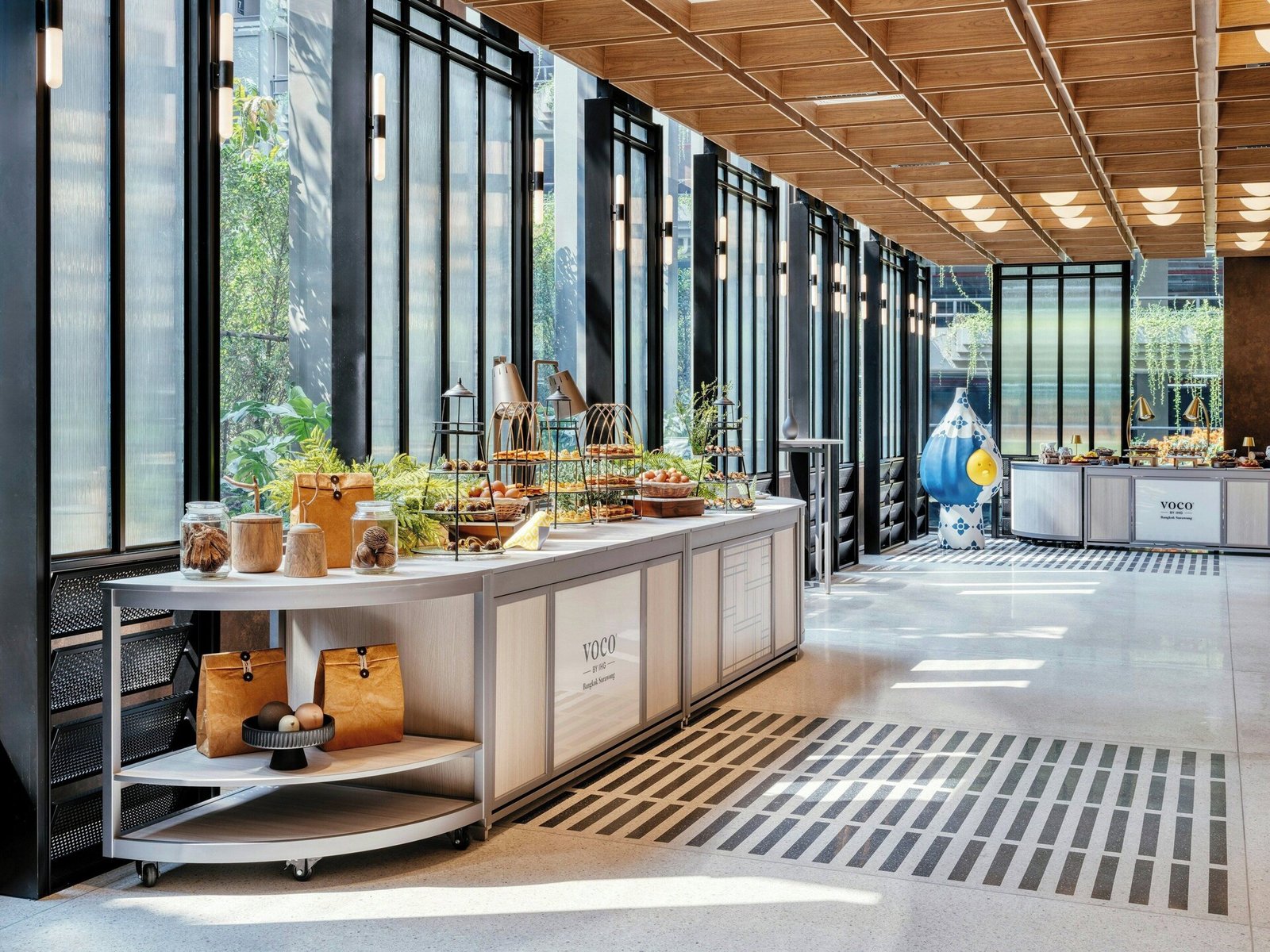 voco Bangkok Surawong Hotel — eat & drink