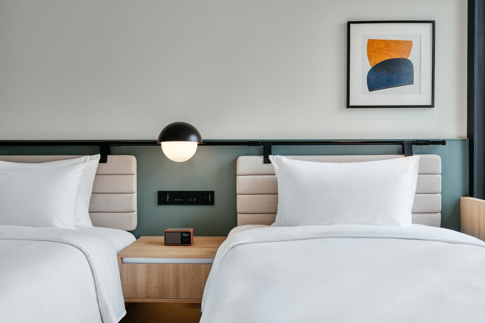 voco Bangkok Surawong Hotel — rooms