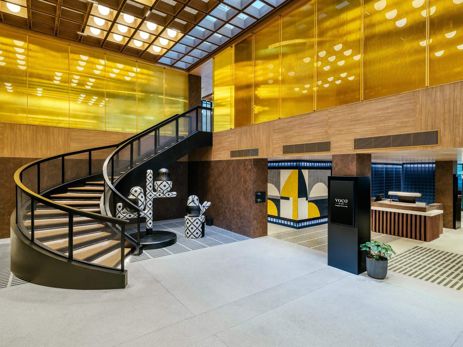 voco Bangkok Surawong Hotel — vibe