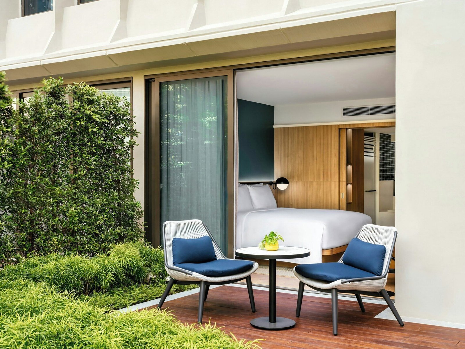 voco Bangkok Surawong Hotel — vibe