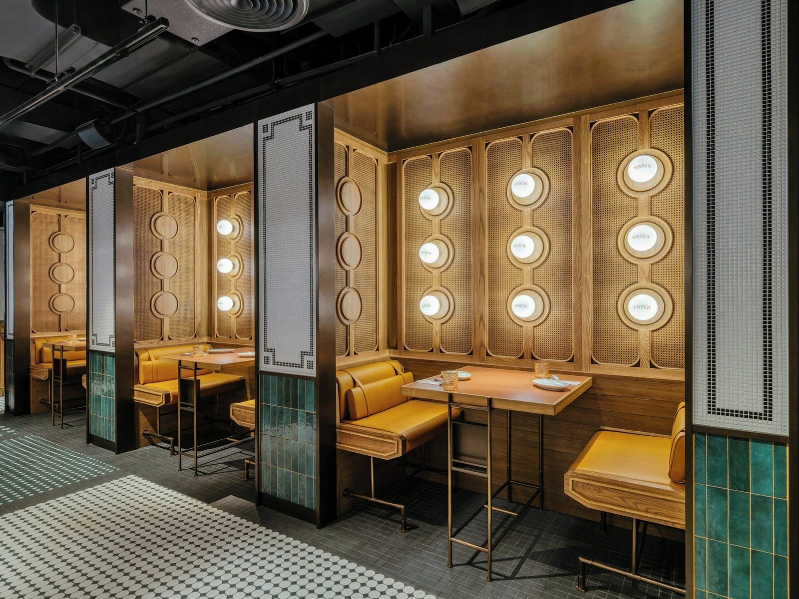 voco Bangkok Surawong Hotel — eat & drink