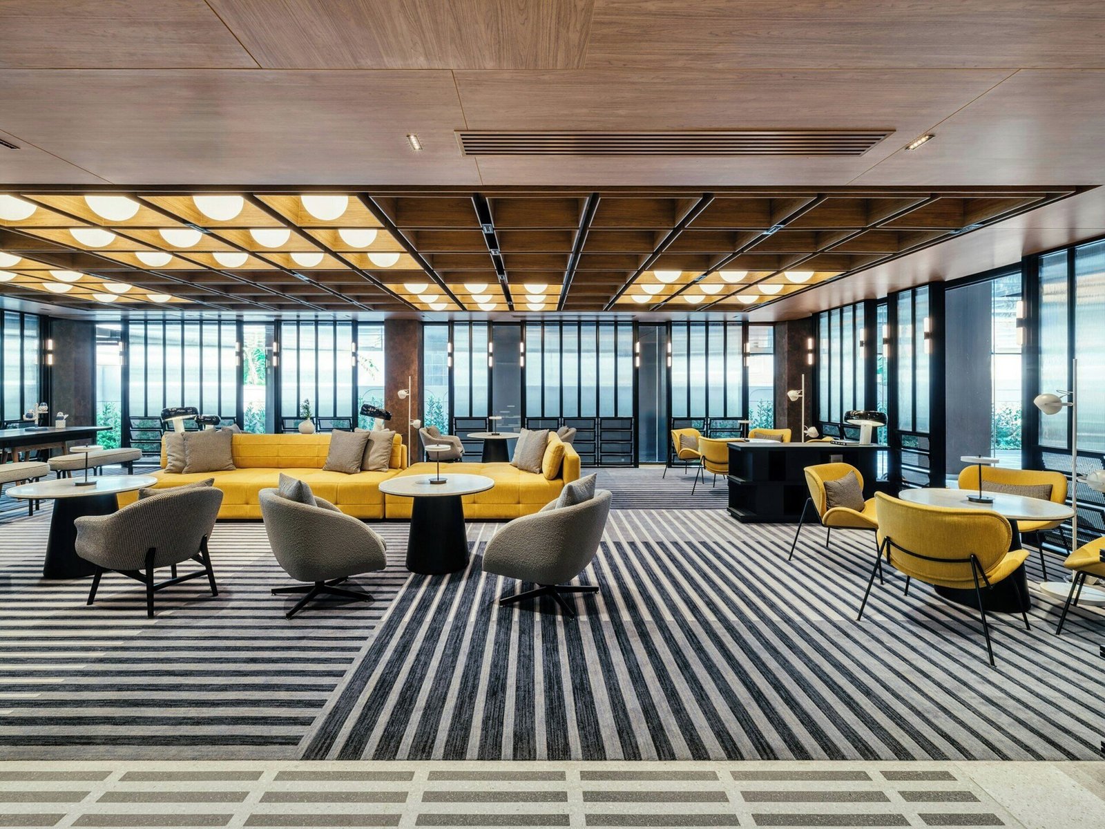voco Bangkok Surawong Hotel — vibe