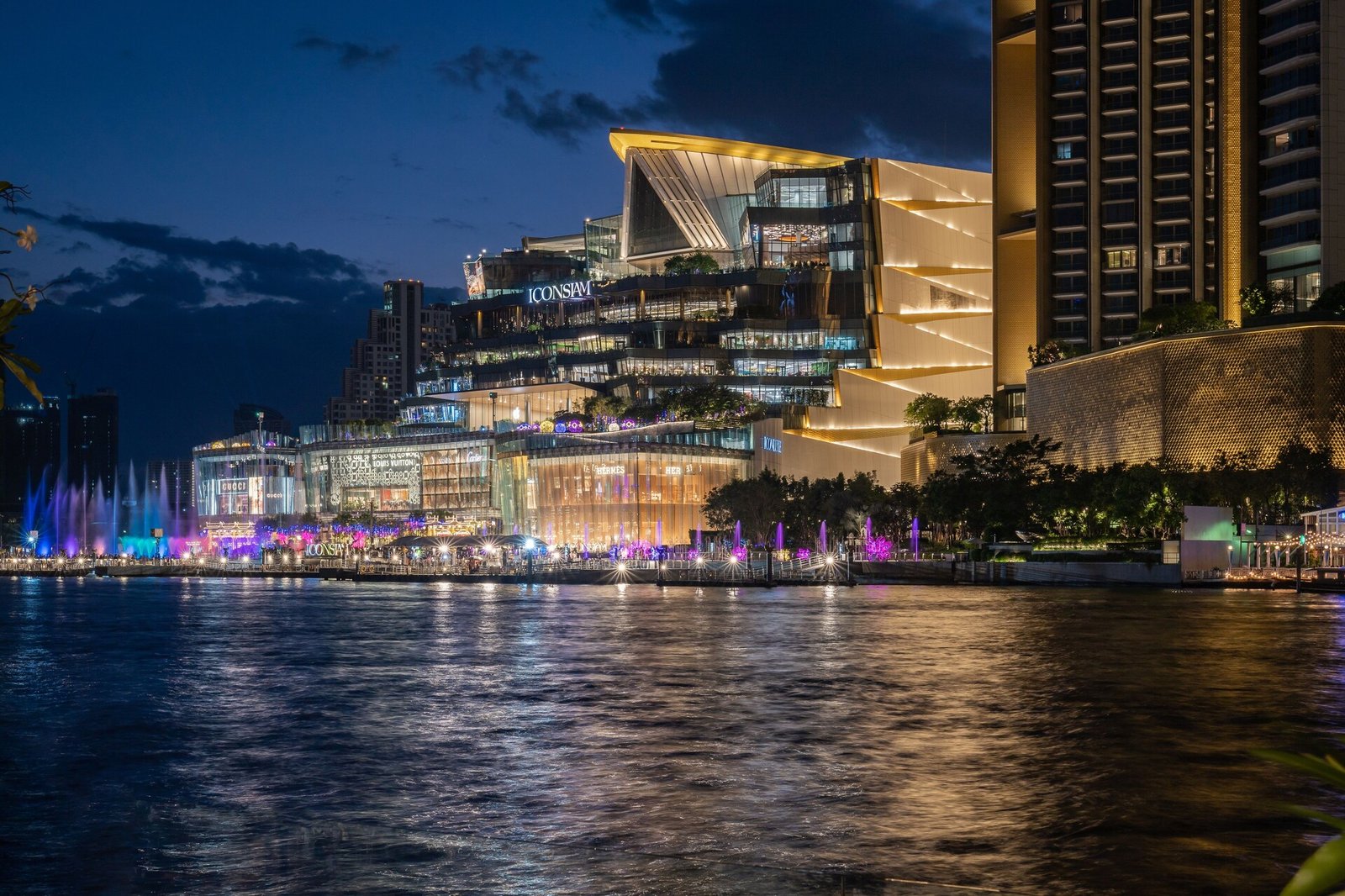 Royal Orchid Sheraton Riverside Hotel Bangkok — backstory