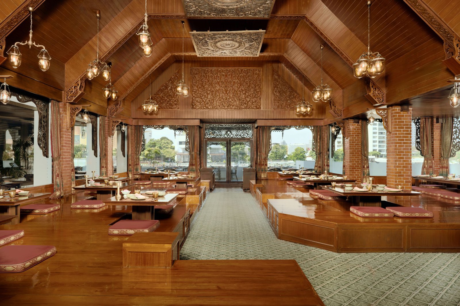 Royal Orchid Sheraton Riverside Hotel Bangkok — eat & drink